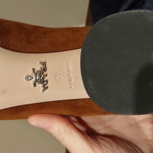 Prada Brown suede shoes. Camel color, heel - Picture 5 of 13